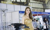 Người đẹp khoe sắc tại triển lãm ôtô, xe máy ở Hà Nội