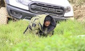 Vụ cố thủ trong xe chở ma túy: Phát hiện súng đã lên nòng, lựu đạn