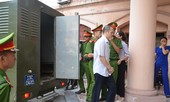 Phó chủ tịch tỉnh Hà Giang tới tham dự phiên xử vụ gian lận thi