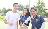 Đoàn Văn Hậu vui chơi và chia sẻ về thời thơ ấu với các cầu thủ nhí