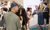 Xếp hàng dài hơn 3 tiếng để mua quần áo Nhật ngày đầu ra mắt tại TPHCM