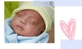 Cứu sống bé trai sinh ra chỉ nặng bằng bàn tay người lớn