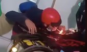 Châm lửa bình xăng... mồi thuốc lá, nam thanh niên nhận 'kết đắng'