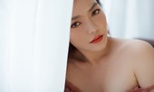 Hồng Kim Hạnh 'lột xác' với phong cách gợi cảm táo bạo