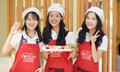 Thí sinh Đại sứ Hoa Anh Đào học làm sushi, thưởng thức trà đạo