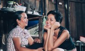 H'Hen Niê gây xúc động với rổ rau từ quê để mang theo lên Sài Gòn