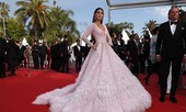 Hoa hậu Hoàn vũ 2016 khoe dáng gợi cảm ở Cannes với loạt váy đẳng cấp