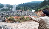 Núi rác Cam Ly sạt lở, nông dân trồng hoa 'khóc ròng'