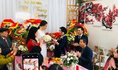 Mẹ Cường Đô La tặng nhẫn cho Đàm Thu Trang tại đám hỏi