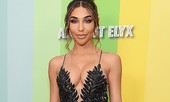 Chantel Jeffries mặc váy 2 dây xẻ sâu khoe ngực đầy siêu gợi cảm