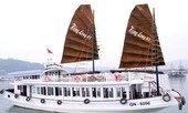 Nam nhân viên đặt máy quay lén khách tắm trên tàu du lịch vịnh Hạ Long