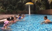 Lớp bơi miễn phí của Ðoàn