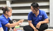 Mẹ con lao công trả lại 7.400 USD cho khách Tây: Không phải của mình không xài