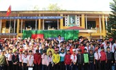 H'Hen Niê sẽ tìm cách gỡ khó khăn để học sinh quê nhà được đến lớp