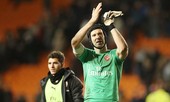 Thủ môn Petr Cech bất ngờ tuyên bố giải nghệ