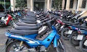 Tạm giữ 90 xe máy trong kho của tiệm cầm đồ ở Tiền Giang