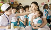 Mẹ tá hoả thấy con béo phì chỉ vì 'khoái' ăn hộ cơm cho bạn