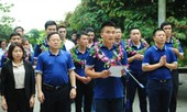 Cùng nhau đoàn kết, không ngừng phấn đấu vươn lên