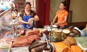 Giá thịt lợn tăng liên tục, người nội trợ 'méo mặt'