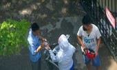 Clip cận cảnh xé vé, thu tiền gửi xe trái phép tại cơ quan công quyền
