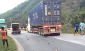 Va chạm xe máy và xe container, 3 người thương vong