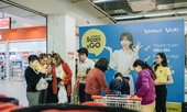 Mua sắm thời công nghệ: Chỉ cần 'quét' mã vạch.