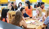 Giảng đường quốc tế: những lớp học tưng bừng của sinh viên Ngôn ngữ Anh HUTECH