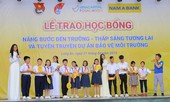 Nam A Bank trao học bổng, tuyên truyền bảo vệ môi trường cho học sinh Long An