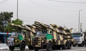 Iran diễu binh khoe khí tài quân sự hùng hậu