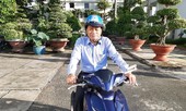 Chủ tịch Đồng Tháp lý giải đi xe máy đến công sở