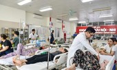 Nắng nóng đỉnh điểm, bệnh viện kín bệnh nhân