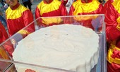 Cặp bánh trung thu kỷ lục, bà Tân Vlog có lẽ cũng chào thua
