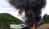 Xe container bất ngờ cháy rụi khi đang lưu thông