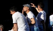 HLV Pep Guardiola quậy tưng bừng trong lễ vinh danh 'cú ăn 3'