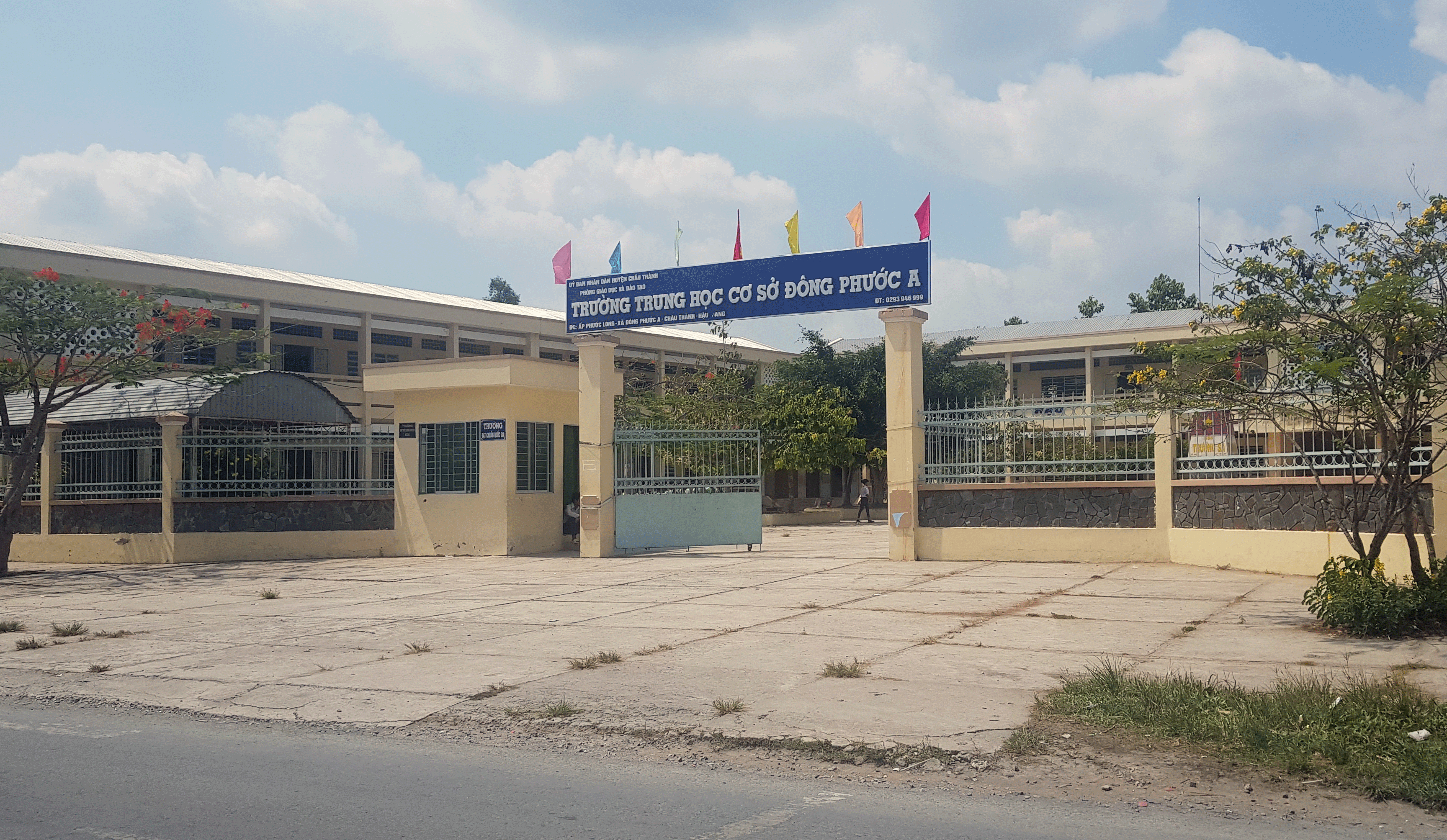 Hậu Giang: Học sinh lớp 6,7 trường chuẩn quốc gia đọc viết không sõi