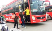 Xe dù, bến cóc “bủa vây” Hà Nội trước Tết