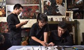 Sơn mài Việt có mặt trên… ốp điện thoại