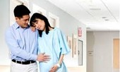 Chết đứng gặp cảnh chồng chưa cưới dìu bồ trẻ đến bệnh viện phụ sản