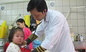 Sai lầm khi chăm trẻ mắc sởi khiến bệnh biến chứng nặng khủng khiếp
