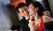 Thiếu gia thoát được bẫy tình của 'gái gọi' nhờ cuộc điện thoại bất ngờ