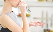 Dùng thuốc tránh thai để đẹp da: Biết hậu quả này 'các vàng' không dám uống