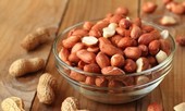 Ăn lạc thường xuyên tốt hơn uống nghìn viên thuốc bổ