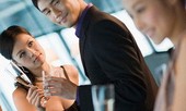 Chồng nai lưng gánh nợ cho cả nhà bồ trẻ vì lý do cười ra nước mắt này