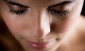 Bí mật của tấm ảnh người đẹp 'ngủ quên' hơn 10 năm trong ví chồng