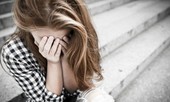 Góa chồng nhiều năm nhưng tôi không thể 'đi bước nữa' vì cả nhà chồng 'vây kín'