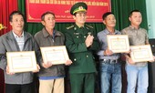 Tuyên dương 4 người dân giao nộp hơn 10kg ma túy nhặt được ven biển