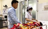 Bị sét đánh ngừng thở, điện thoại cháy đen nhưng vẫn sống sót