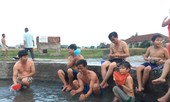 Ngâm mình ở 'lỗ sôi quê hương'