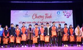 Tiếp sức sinh viên nghèo về quê đón Tết