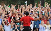 Tổng thống Mỹ Donald Trump chúc mừng Tiger Woods vô địch The Masters